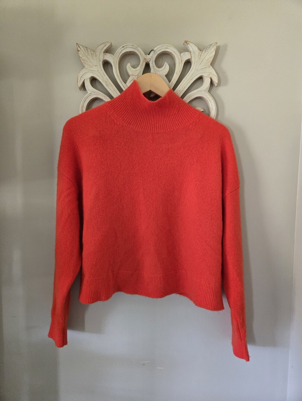 Babaton Aritzia Orange/Red Cashemere Sweater Size Medium